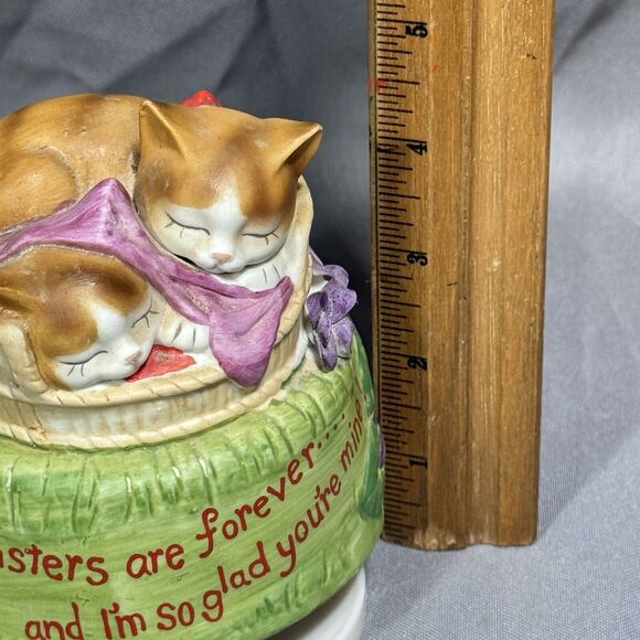 Vintage JSNY Sisters Are Forever Ceramic Music Box Cuddling Cats Sibling Gift - Picture 6 of 8